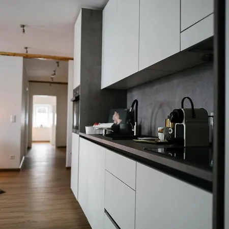 Am Marktplatz Apartment Landskron By Seebnb Treffen
