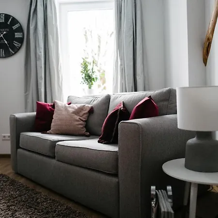 Am Marktplatz Apartment Landskron By Seebnb Apartman Treffen