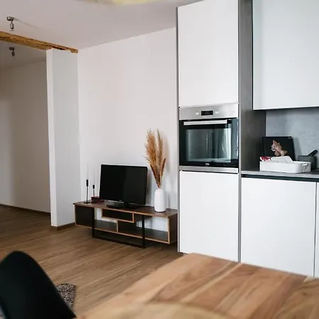 Am Marktplatz Apartment Landskron By Seebnb *