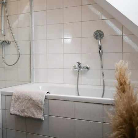 Am Marktplatz Apartment Landskron By Seebnb *