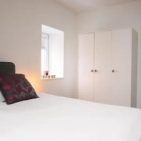 Am Marktplatz Apartment Landskron By Seebnb * Treffen