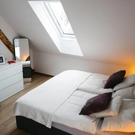Am Marktplatz Apartment Landskron By Seebnb Apartman *
